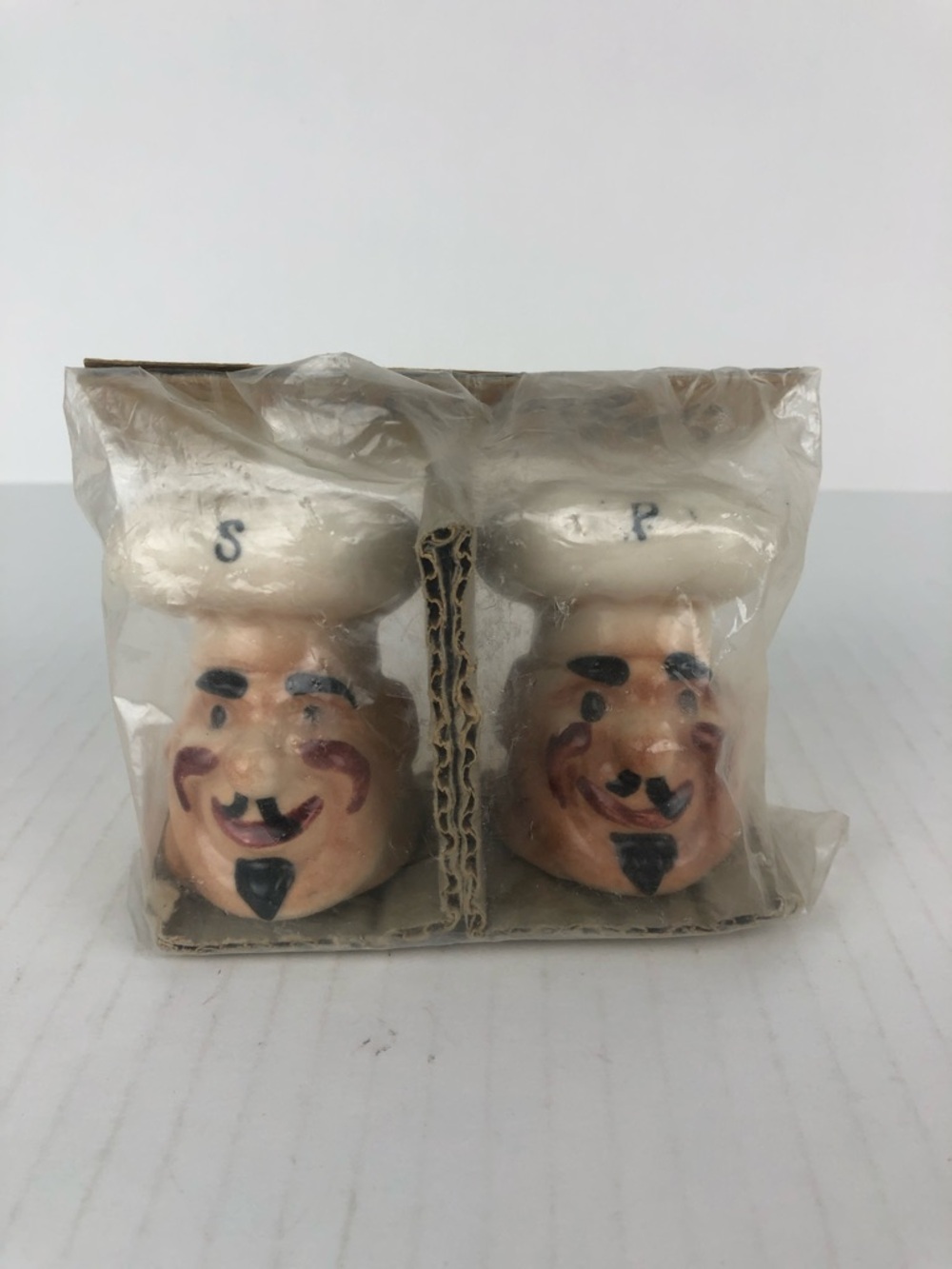 Vintage Ceramic Chef Head Salt and Pepper Shaker Set Hand Painted